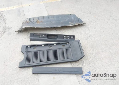 2019 Jeep Wrangler Unlimited Sahara 4X4 from USA, damaged, VIN 1C4HJXEG7KW517830